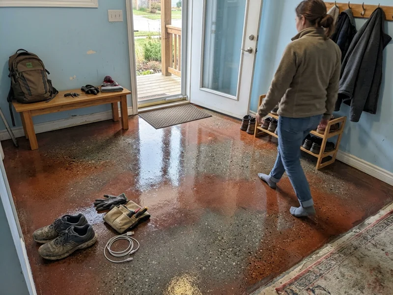 The same surface after a clear epoxy topcoat with deep colour saturation